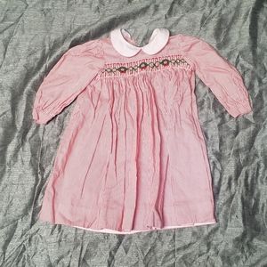 Amazing little girl christmas dress.